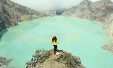 ijen plateau blue flame